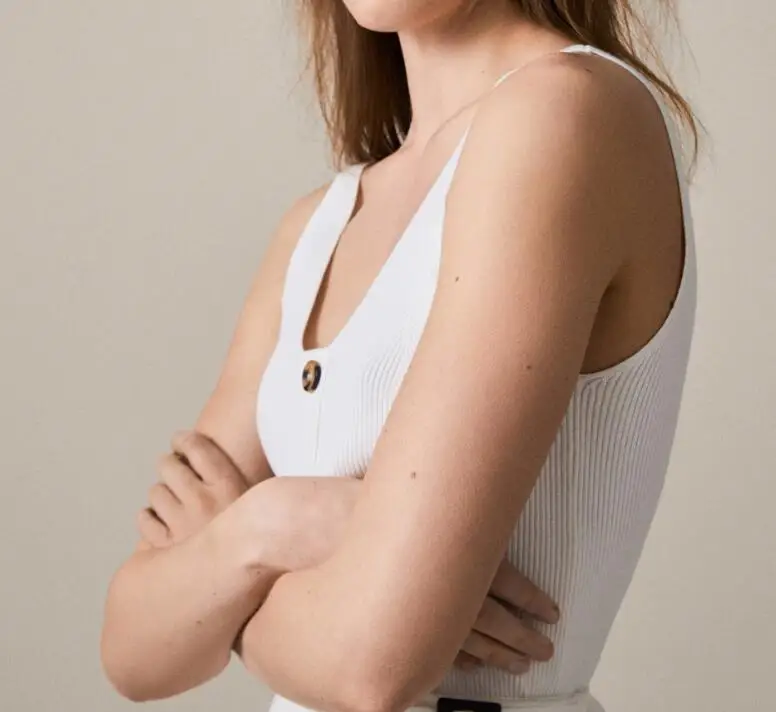 

Women Sweater Spring and Summer 2021 New Knitted Vest Fashionable Casual Breasted Design Decorative Knitted Sleeveless Top