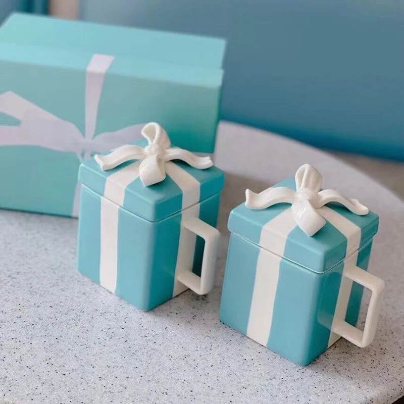 Синяя рельефная розетка кружка и чашка из костяного фарфора 300 мл белая брикет