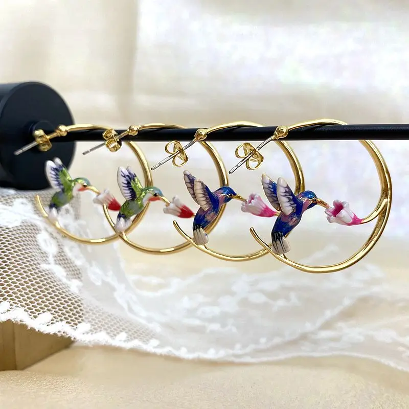 

Vivid hummingbird and Flower Pendant Hoop Earrings for Women New Fashion Gold Color Colorful Enamel Luxury Girls Gift Jewelry