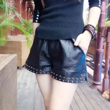 Женские шорты из искусственной кожи Осень-зима 2019 короткие с заклепками