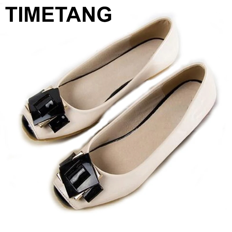 Женские туфли из лакированной кожи с квадратным носком на плоской подошве | Обувь