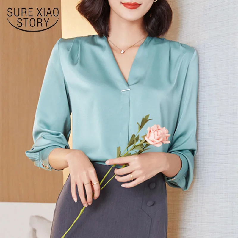 

2021 Spring Fashion Women Blouse Plus Size Loose Women Tops New Shirt Long Sleeve V-neck Korean Satin Blouse Blusas Mujer 10853