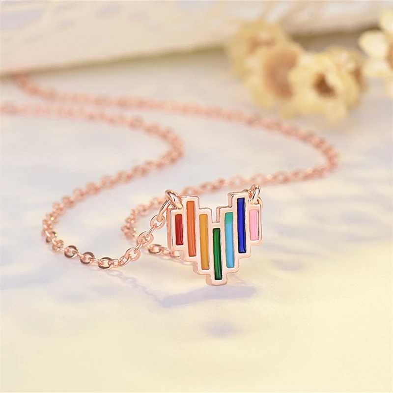 Модное ожерелье женское темпераментное Hyuna Rainbow Love с цветной цепочкой до ключиц в
