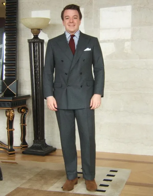 Новое поступление сделанные на заказ темно-серые пиковые лацканы двубортные