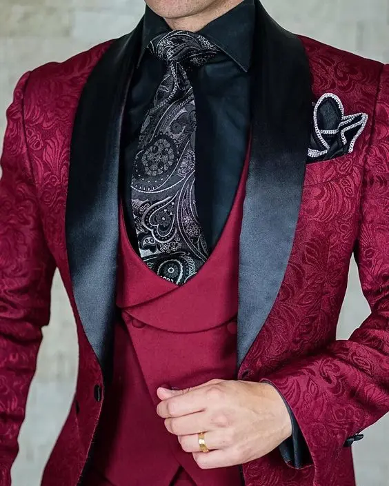 

2021 Tailor-Made Burgundy Wedding Men Suits Slim Fit Tuxedo 3 Pieces Suits Groom Prom Jacquard Blazer