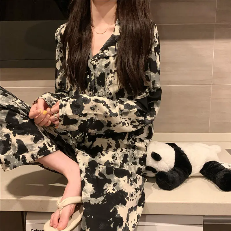 

Pajamas women's spring and autumn home wear 2021 New Retro silk and versatile two piece suit