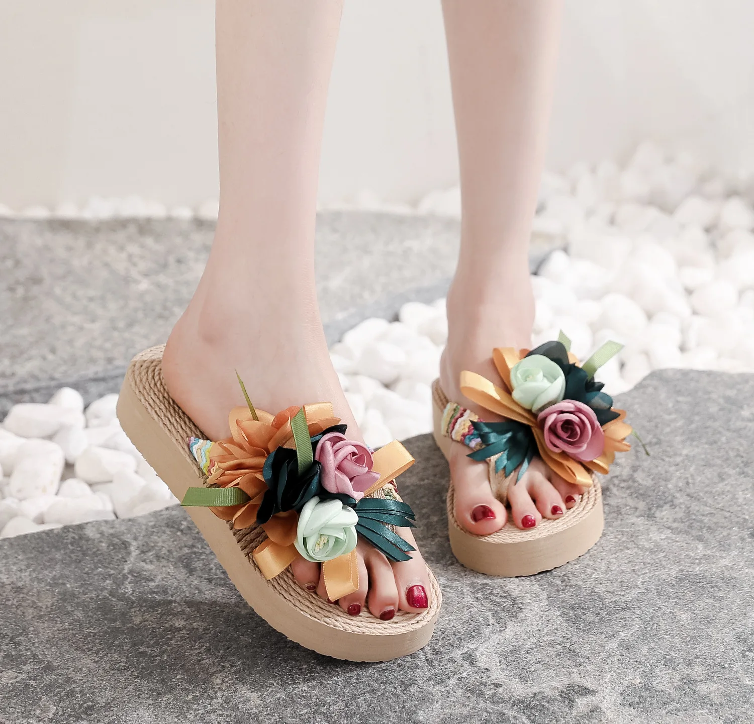 

Flower Beach Shoes Ladies' Slippers Luxury Slides Rubber Flip Flops Low On A Wedge Sabot Designer Hawaiian Scandals PU Cotton Fa