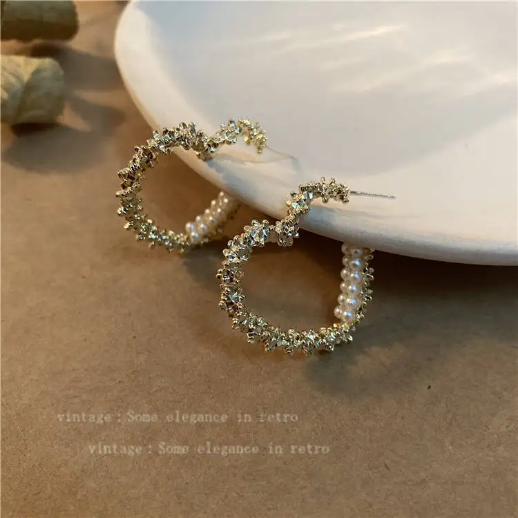 

Metal Love Pearl Earrings Fashion All-Match Commuter Style Earrings Women Lover Simple Heart Earrings Elegant Cute Jewelry