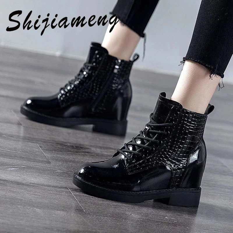 Корейский вариант боковой молнии на толстой подошве и увеличенные мартинсы для