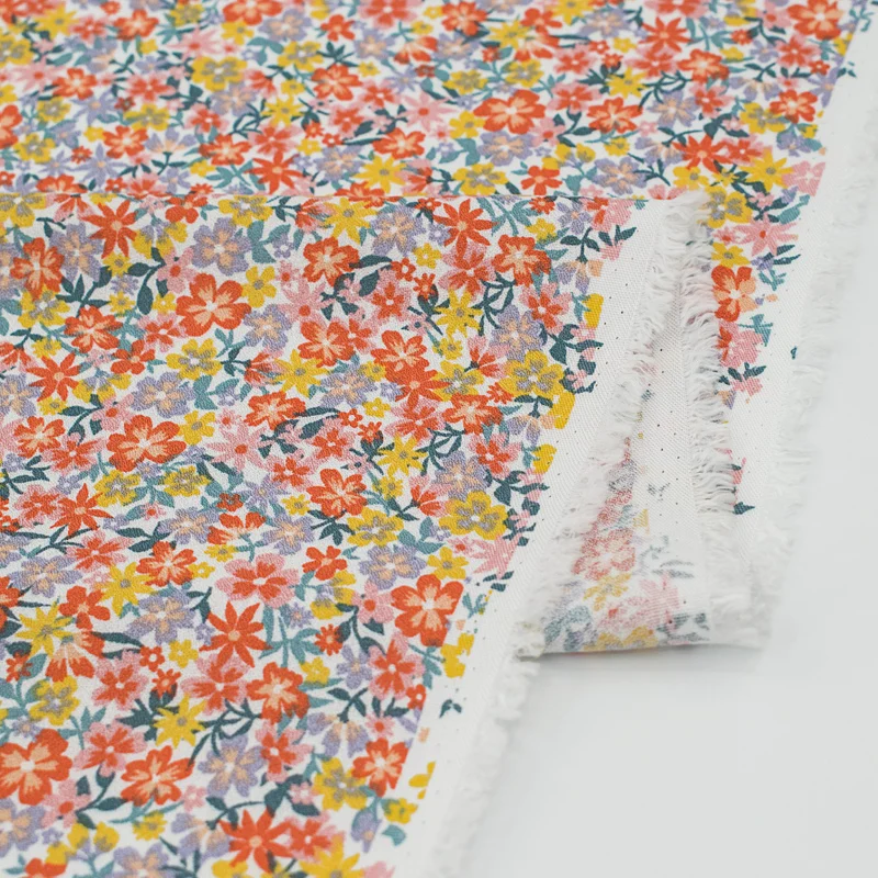 

Маленькие красные цветы