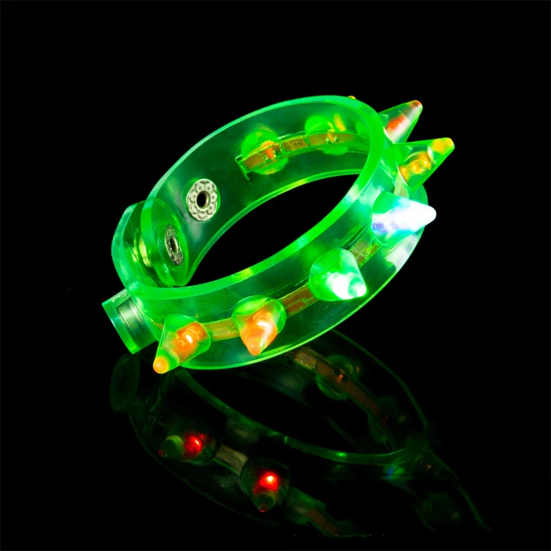 Зелёный браслет светящийся. Гибкий led neon flex. Светящиеся растения в природе. Кроссовки найк светящиеся в темноте. Флуоресцентные цветы.