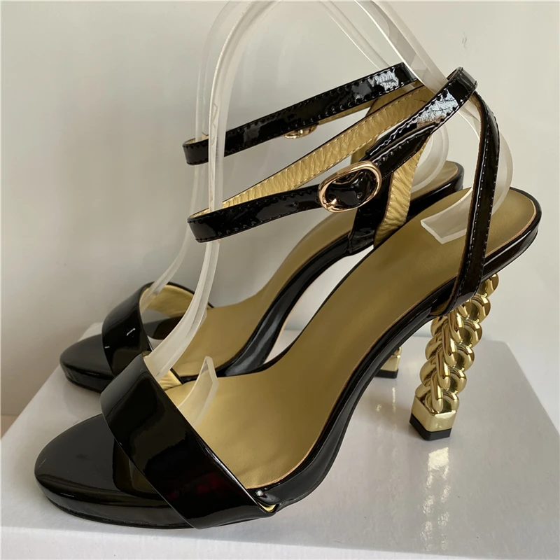 Уникальные женские босоножки на высоком каблуке с золотым металлическим