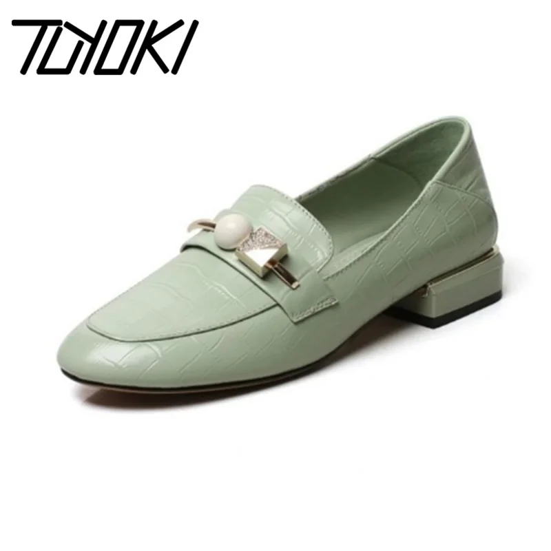 

Женские туфли на низком каблуке, из натуральной кожи, размеры 34-39