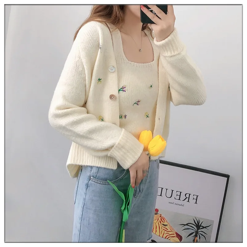 

2020 Knitted Cardigan + Sling Women's Sweater Two-piece Embroidery Korean Slim Sweet College Wind Jacket Set