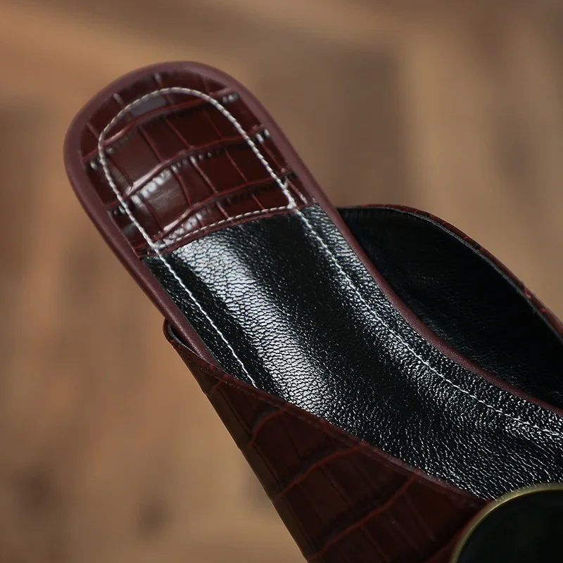 

Women Strange Style Buckle Thick Low Heel Dress Party Sandals Round Toe Genuine Leather Summer Casual Gladiator Sandals Shoes 42