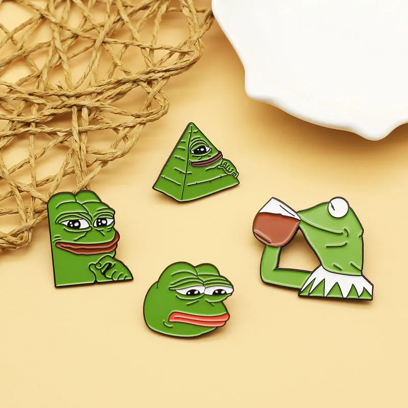 Брошь в виде лягушки Пепе и грустная улыбка забавные эмалированные заколки для