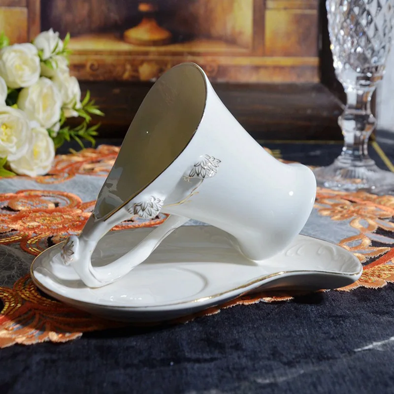 Белая фарфоровая кофейная кружка с блюдцем золотым краем стандартная чашка для послеобеденного чая