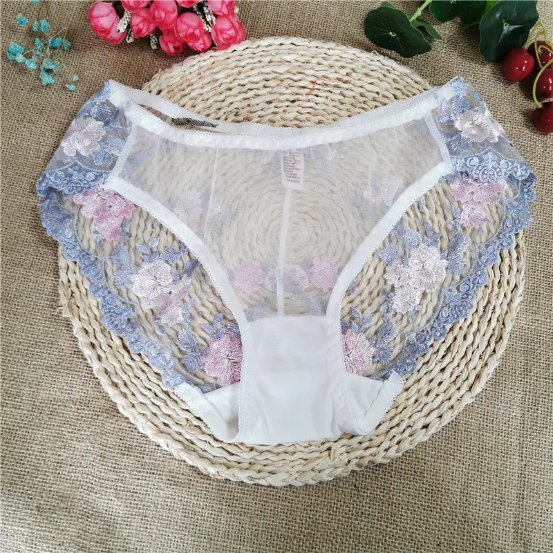 Трусики-стринги женские кружевные с заниженной талией и бантом | Тематическая