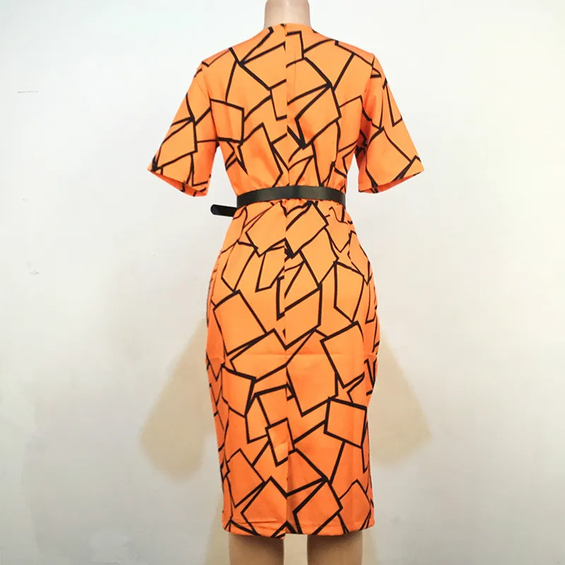 Желтое облегающее женское платье с геометрическим принтом офисное средней длины