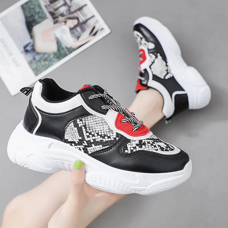 Новая Осенняя женская обувь коллекция 2019 года модные кроссовки со змеиным