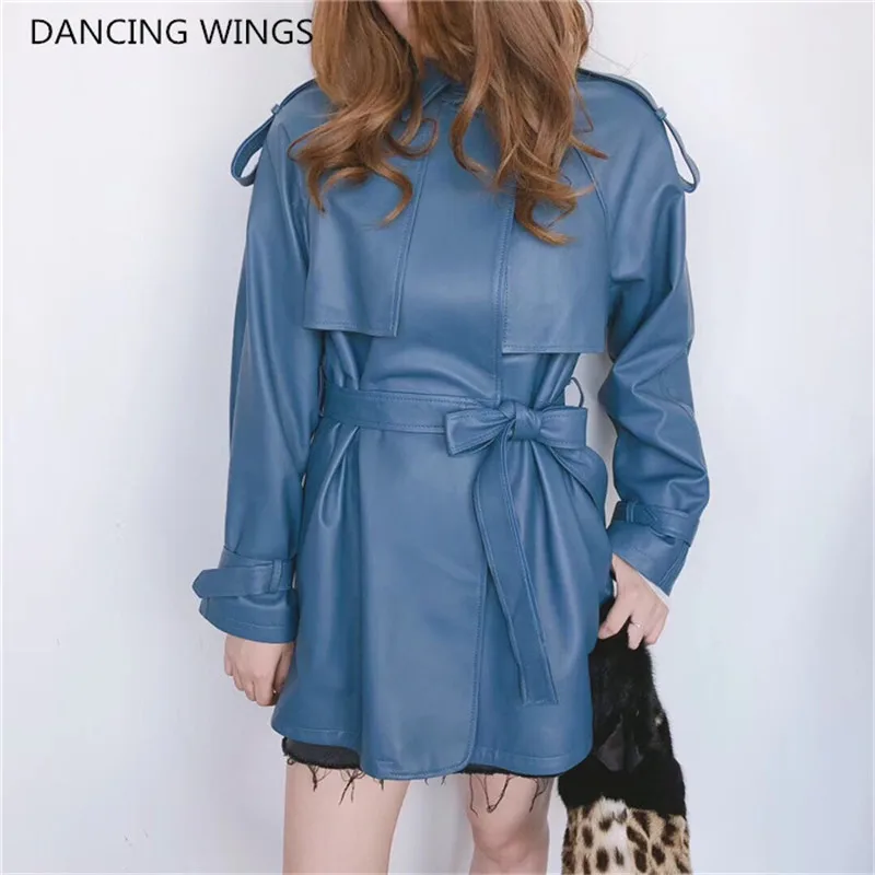 Женский тренчкот средней длины пальто из натуральной овечьей кожи в уличном