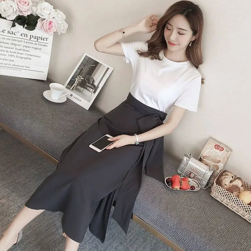 

Summer Women New Two Piece Set Solid Short Sleeve T-shirts Tops and Bow Lace-up Midi Skirt Female Fashion Skirt Suit Outfit Q123