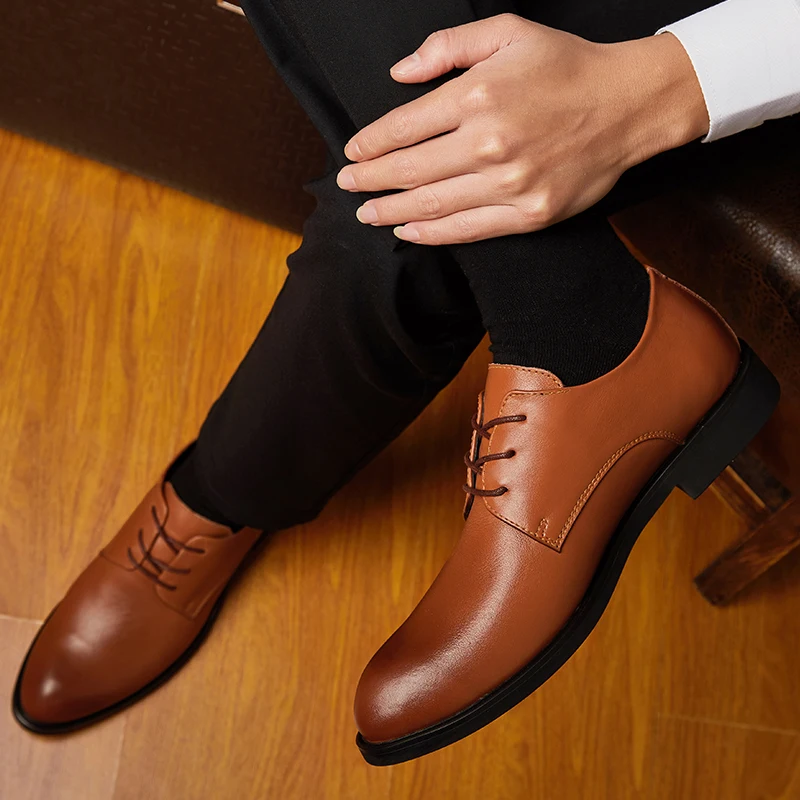 Мужские модельные туфли деловые рабочие из мягкой натуральной кожи с острым