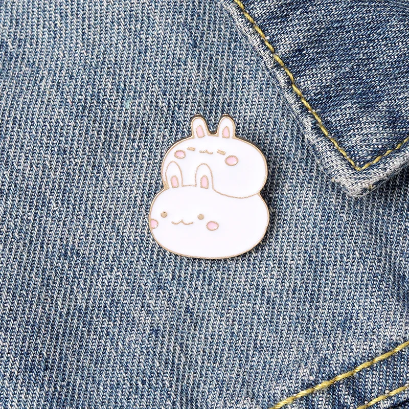 

Free Wings Animal Couple White Rabbit Brooch Pin Denim Jacket CoatCap Backpack Pin Buckle Shirt Badge Fashion Gift for Friends