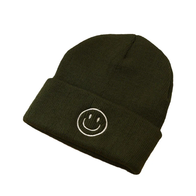 Шапка вязаная крючком осенняя теплая однотонная милая мультяшная улыбка |