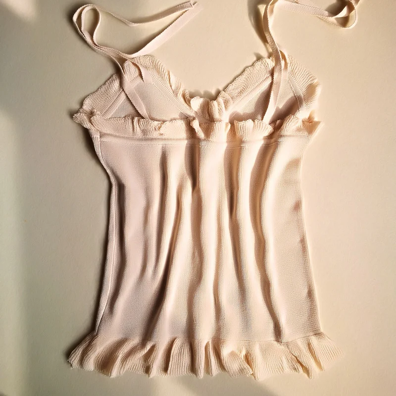 Женская Трикотажная майка на пуговицах без рукавов |