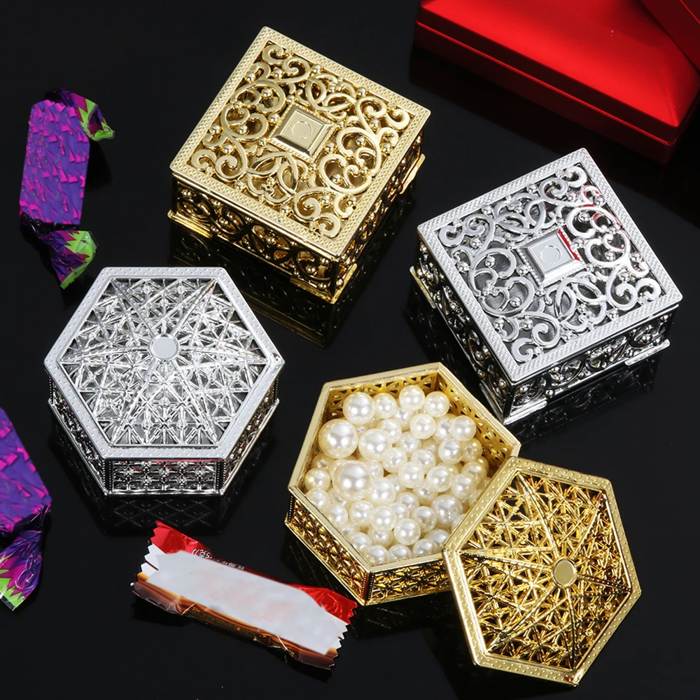 

Plastic Hollow Gold Foil Candy Box Chocolate Gift Treat Boxes Wedding Favor Box Party Jewelry Storage Souvenir portable