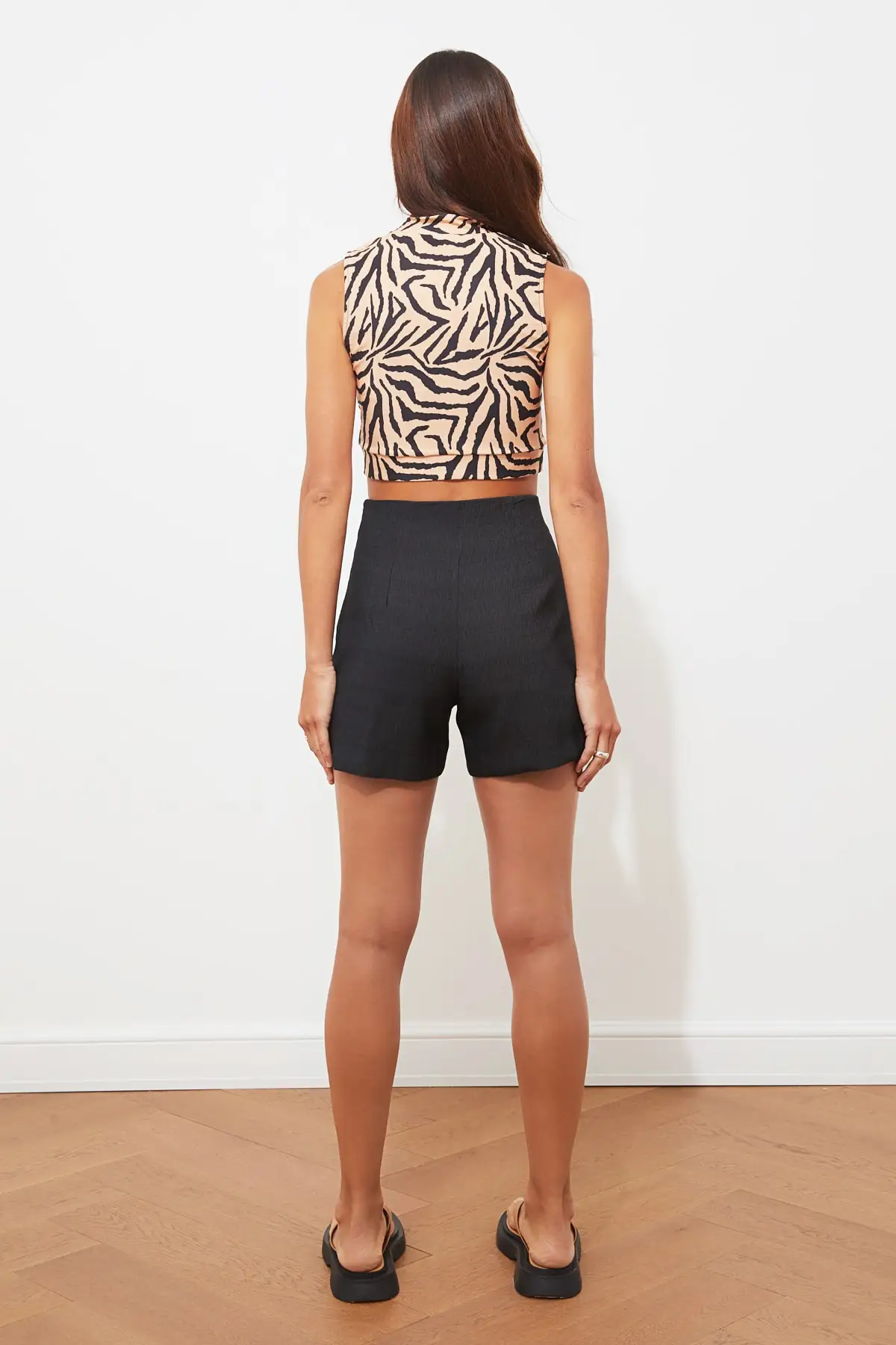 

Trendyol Button Shorts & Bermuda TWOSS21SR0360