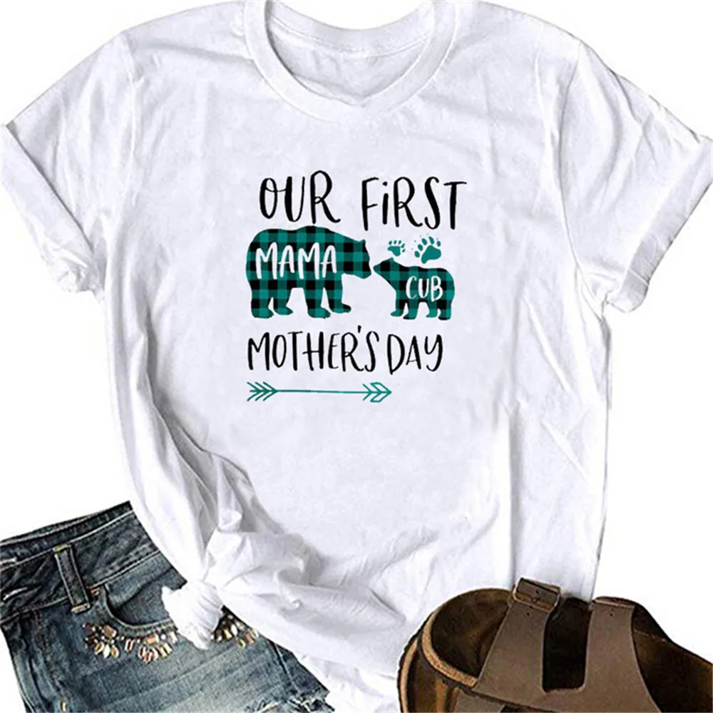 Футболка с надписью OUR FIRST MOTHER'S DAY и принтом Mama Милая футболка в клетку Bear Arrow для