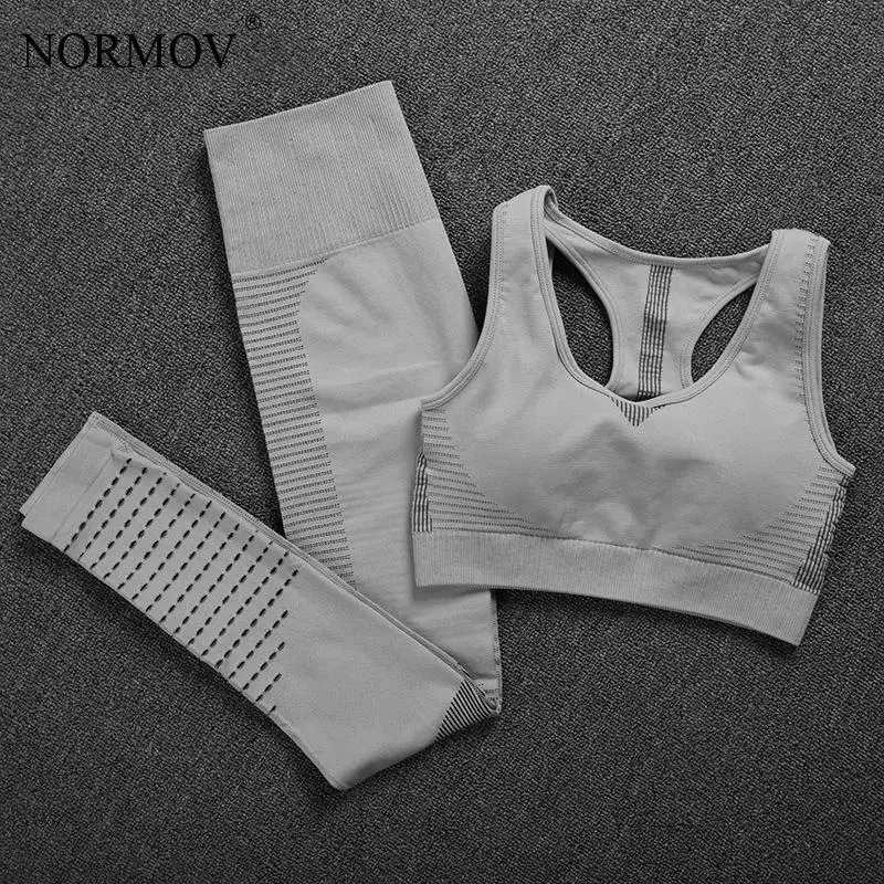 

Спортивный костюм NORMOV женский из 2 предметов, леггинсы с завышенной талией и короткий топ, пикантная спортивная одежда