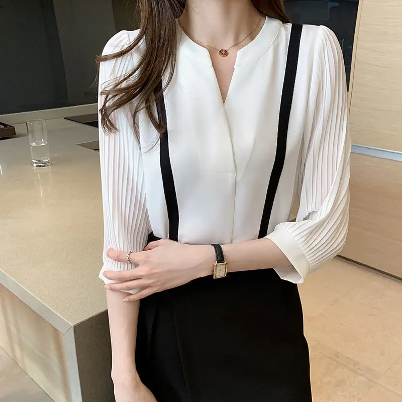 

Summer new V-neck white seven-sleeved shirt women's fashion style women's chiffon blouse 2021