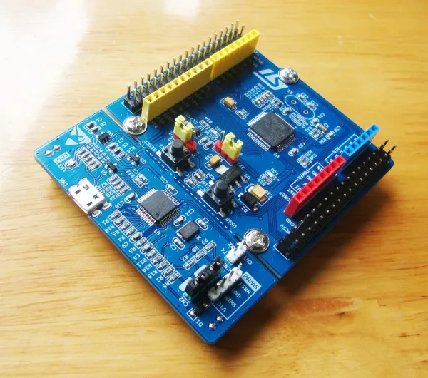 STM8L макетная плата STM8L152R8 STM8L052R8 бортовой эмулятор с последовательным портом |
