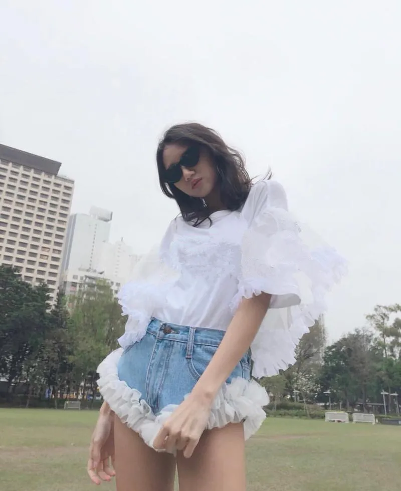 Женские джинсовые шорты с оборками WHITNEY WANG дизайнерские из джинсовой ткани
