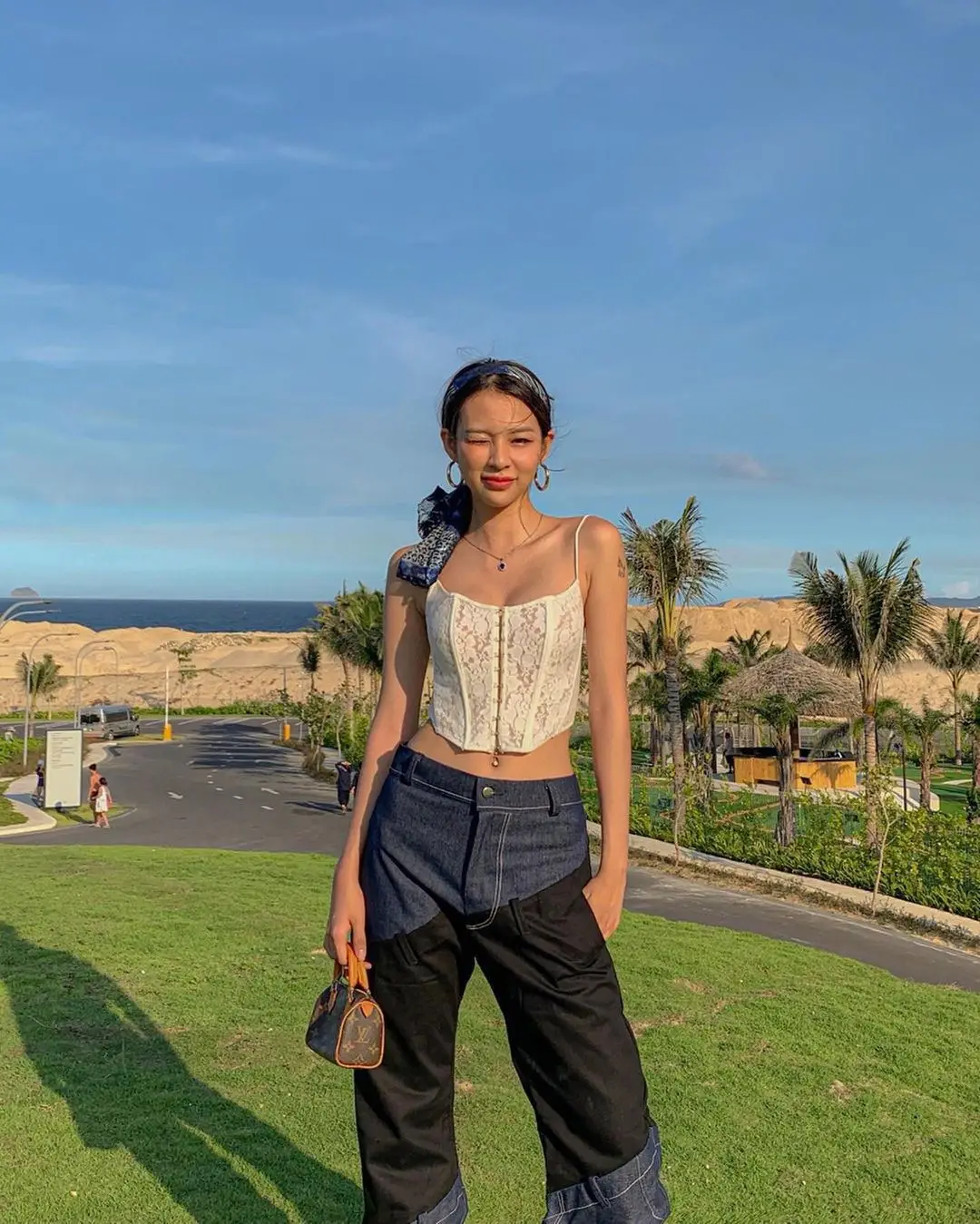 

White Lace Floral Cami Top Front Button Spaghetti Strap Cropped Sleeveless Backless Milkmaid Top Summer Fashion Clothing
