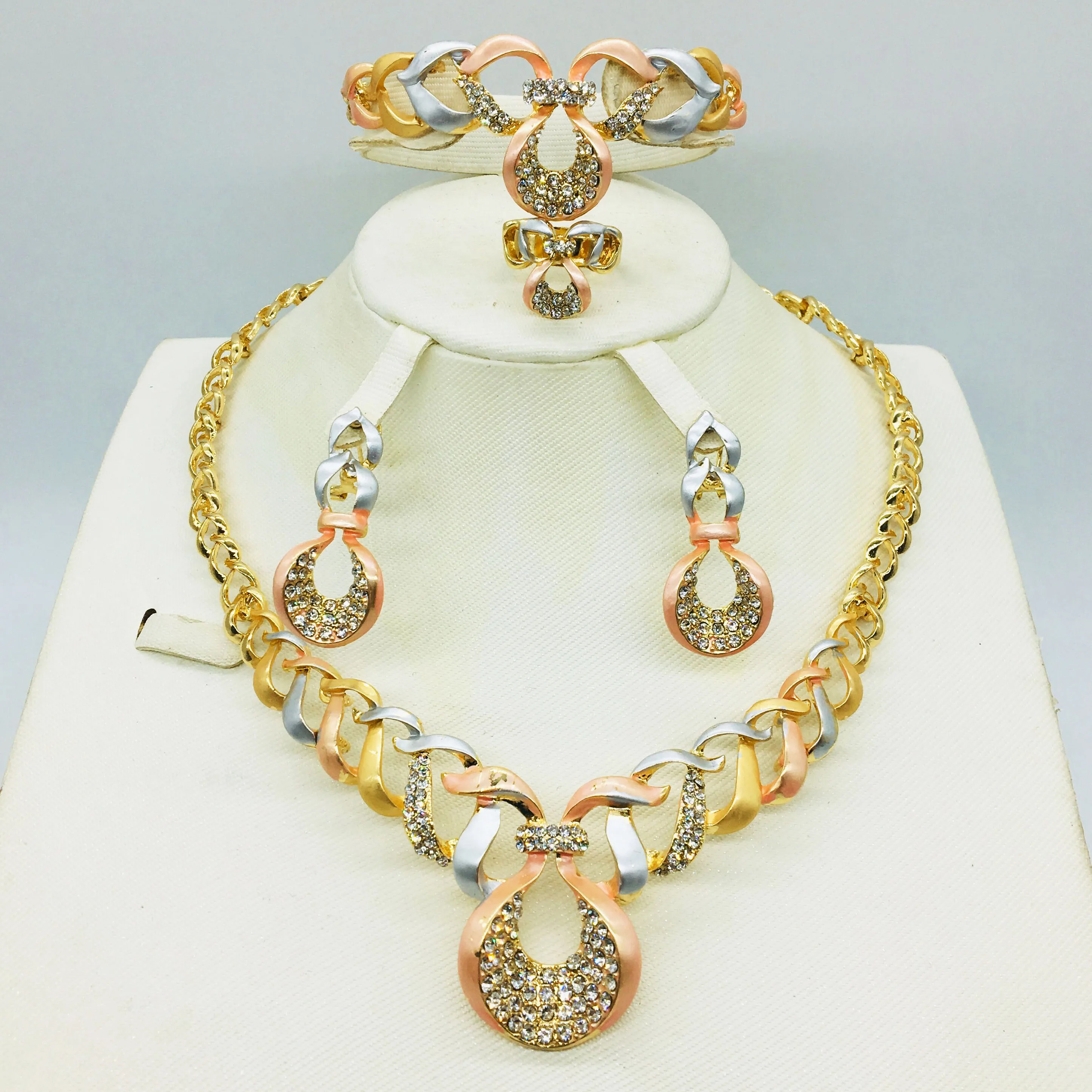 

Fashion jewelry woman jewelry set necklace earrings pendant romantic jewelry wedding jewelry party travel jewelry