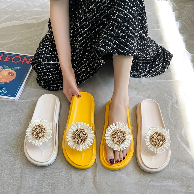 

Beach Shoes Ladies' Slippers Platform Luxury Slides Med Slipers Women Transparent Heel Flower Sabot Flat Designer 2021 Fashion R