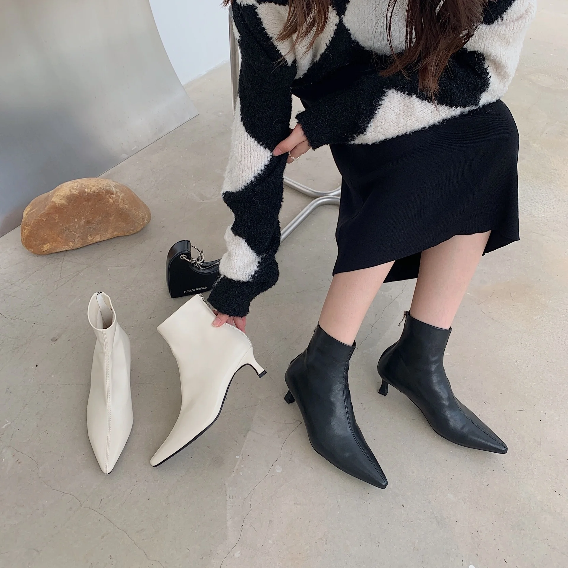 

Fashion Women's Pointed Toe Thin High Heel Low Tube Short Boot Lady's Solid Color Mature Back Zipper Ankle Bootie Autumn Winter