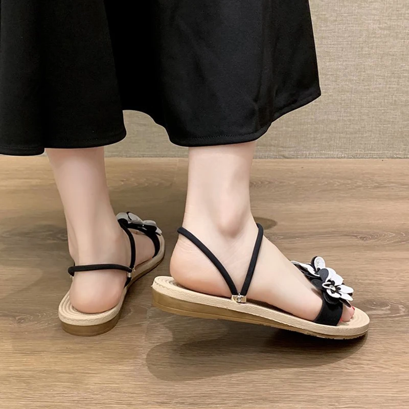 

Shoes For Girls Slippers Soft Flower Slides Fashion Summer Clogs Woman Pantofle Lady Comfort Luxury Beach Flat 2021 Rubber Rome