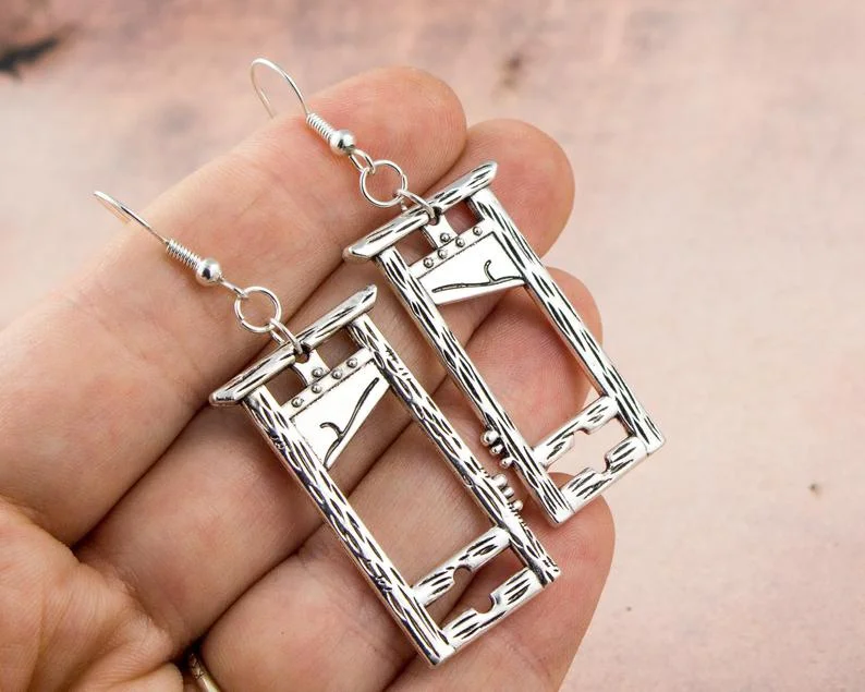 Гильотинные серьги жуткие украшения в готическом стиле средневековые панк