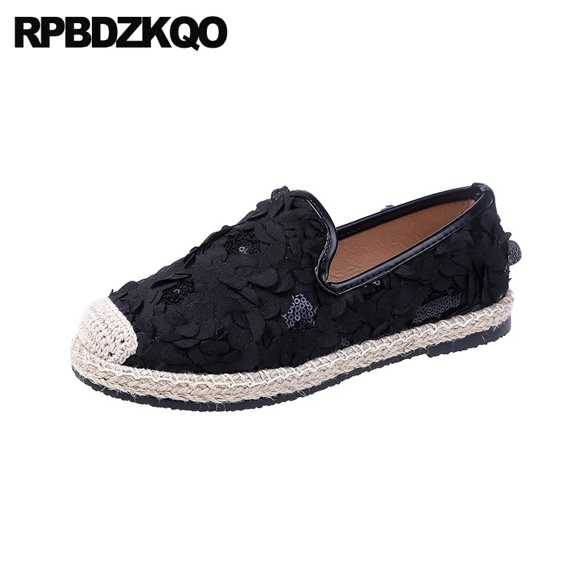 Дешевые туфли с черным цветком китайские лоферы слипоны на плоской подошве из