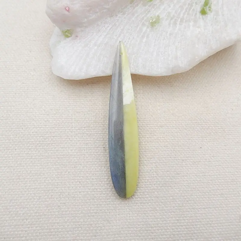 

Natural Stone Flashy Labradorite And Serpentine Intarsia Front Drilled Water Drop Necklace Pendant 60x12x4mm 4g