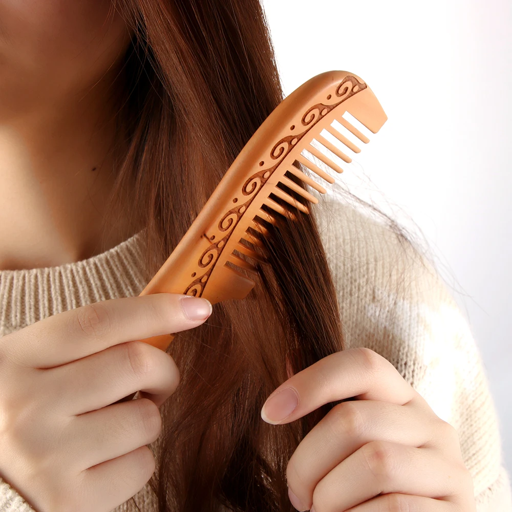 1 PC Антистатический расчесывающий расческа для бороды Натуральный персиковый деревянный расческа Близкие зубы Головной массажный щетка для волос Инструменты для ухода за волосами для путешествий.