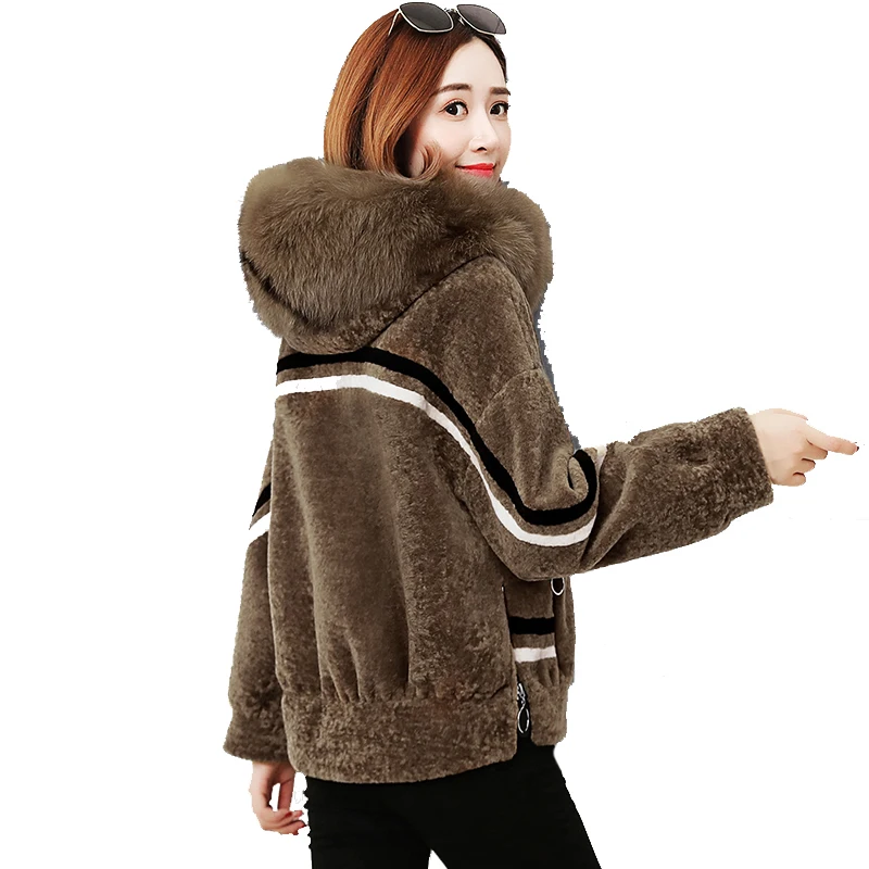 Короткая женская куртка из овечьего меха Новинка 2020 свободная Модная Меховая