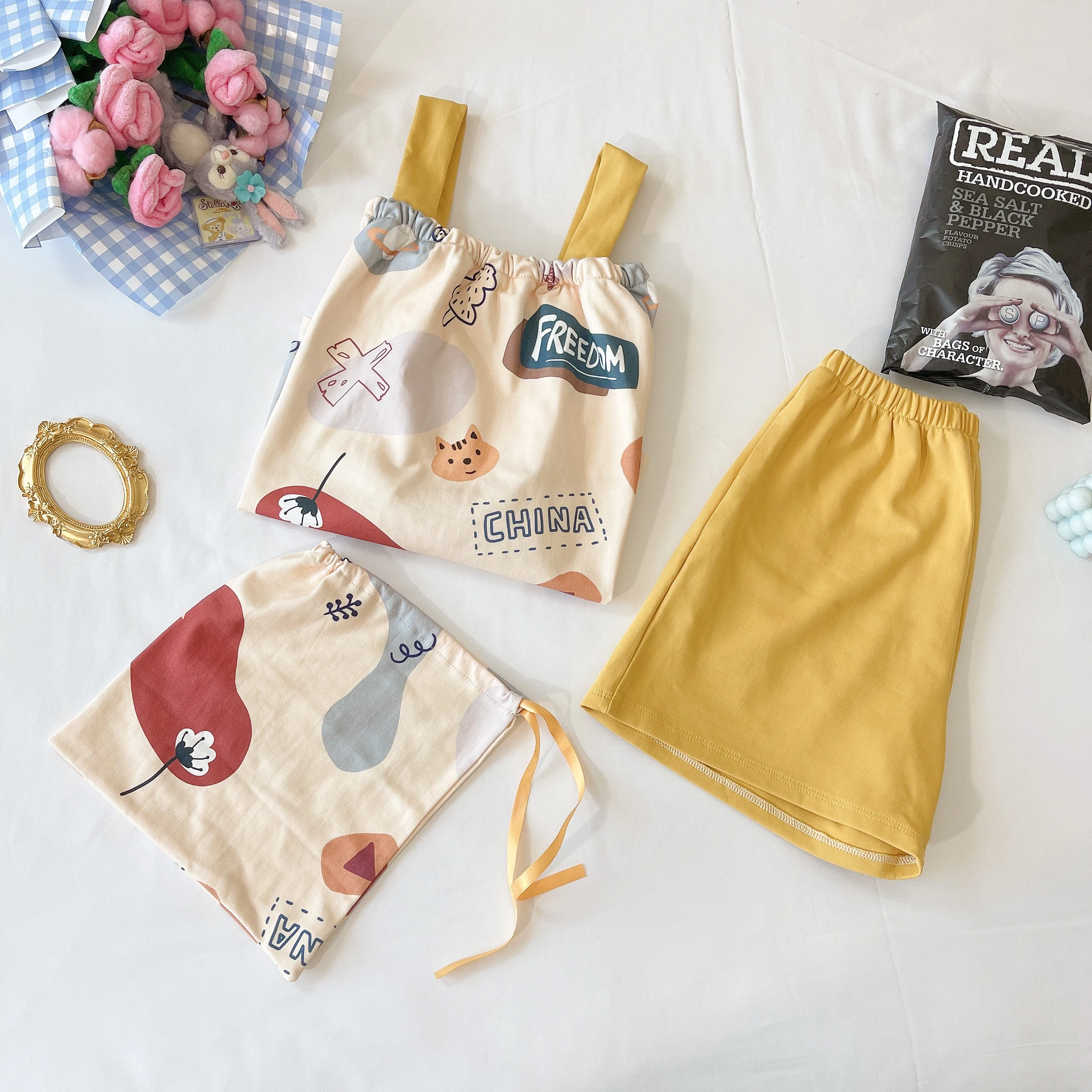 

CAIYIER Women Sling Sleepwear Cotton Sleeveless Sweet Soft Pajamas Set Summer T Shirts & Shorts With Cloth Bag 3PCS Loungewear