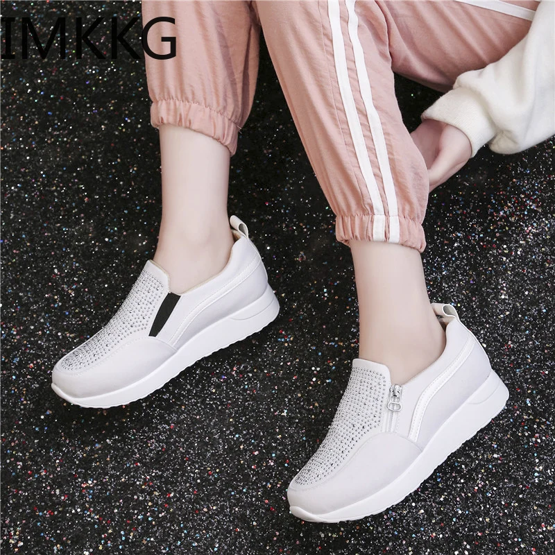 Кроссовки женские из флока на среднем каблуке лоферы повседневная мягкая обувь