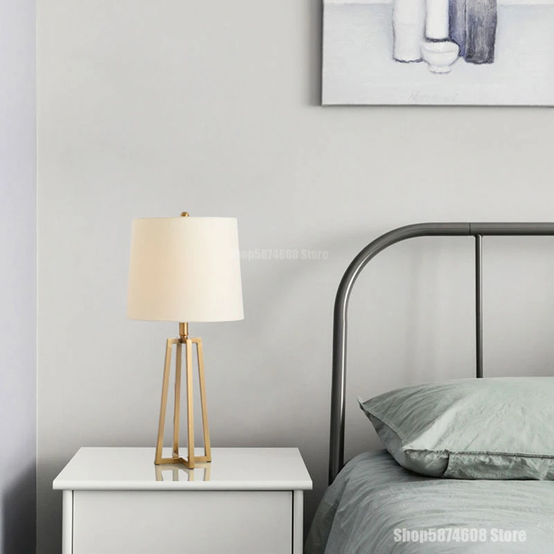 Тканевая Золотая настольная лампа в Европейском стиле украшение для гостиной